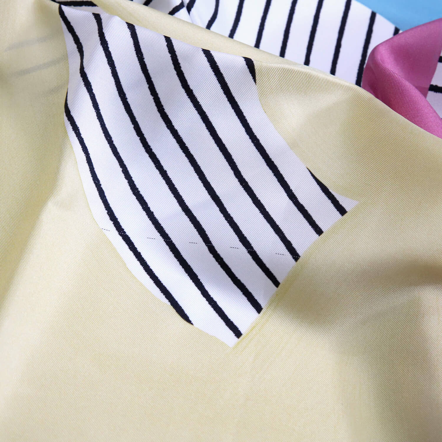Шелковый платок Chanel 90х90 см, цвет Мультицвет, фото 2