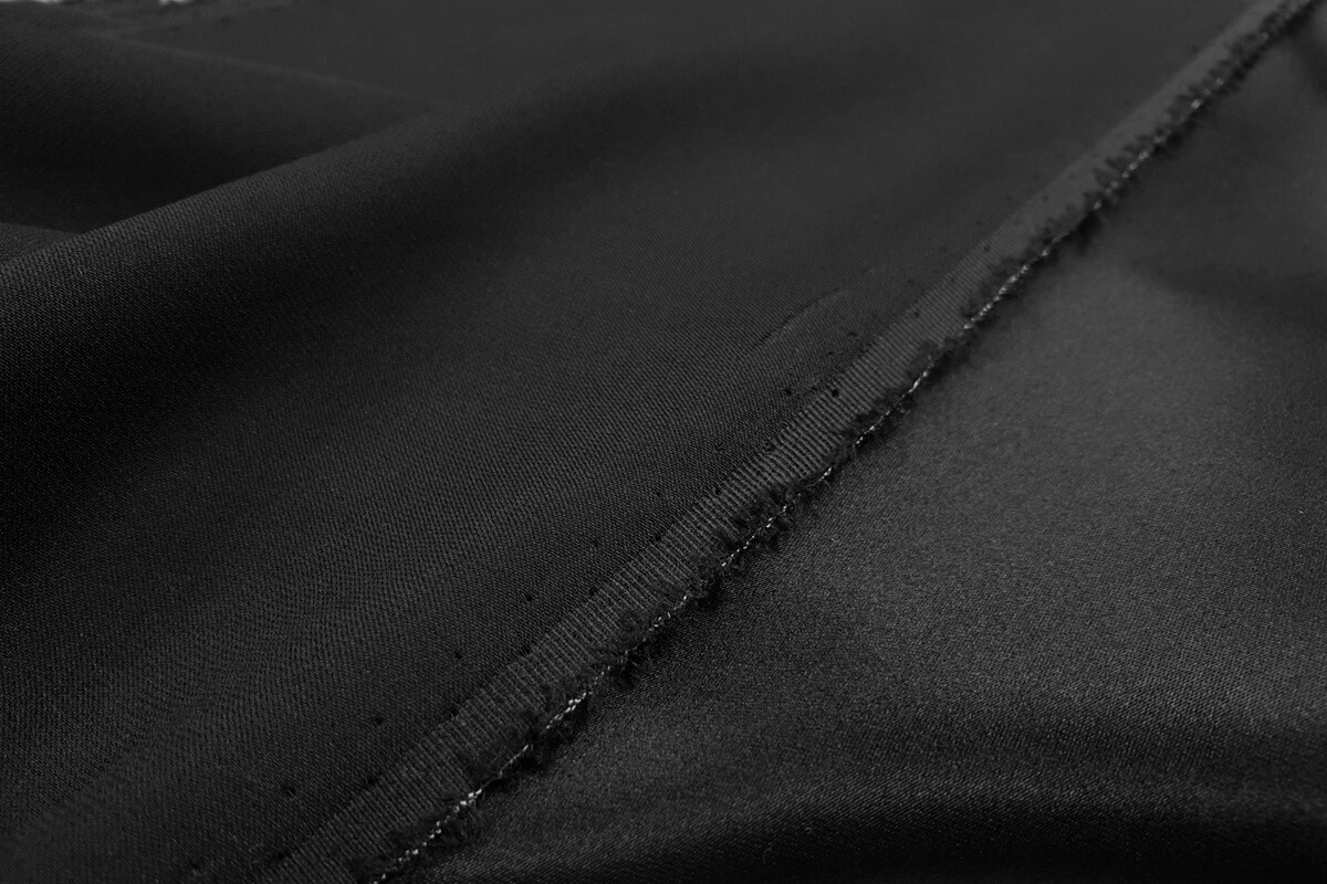 Шелковый сатин с эластаном Versace, цвет Черный, фото 1