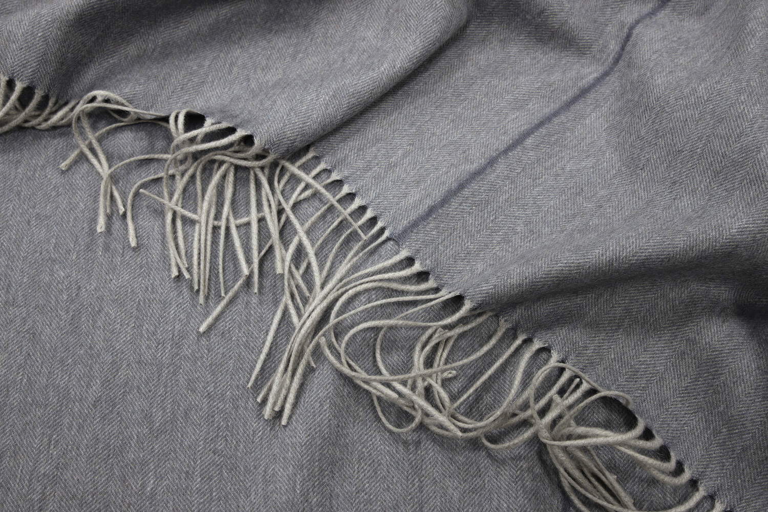 Кашемировый шарф Loro Piana 190х39 см, цвет Серый