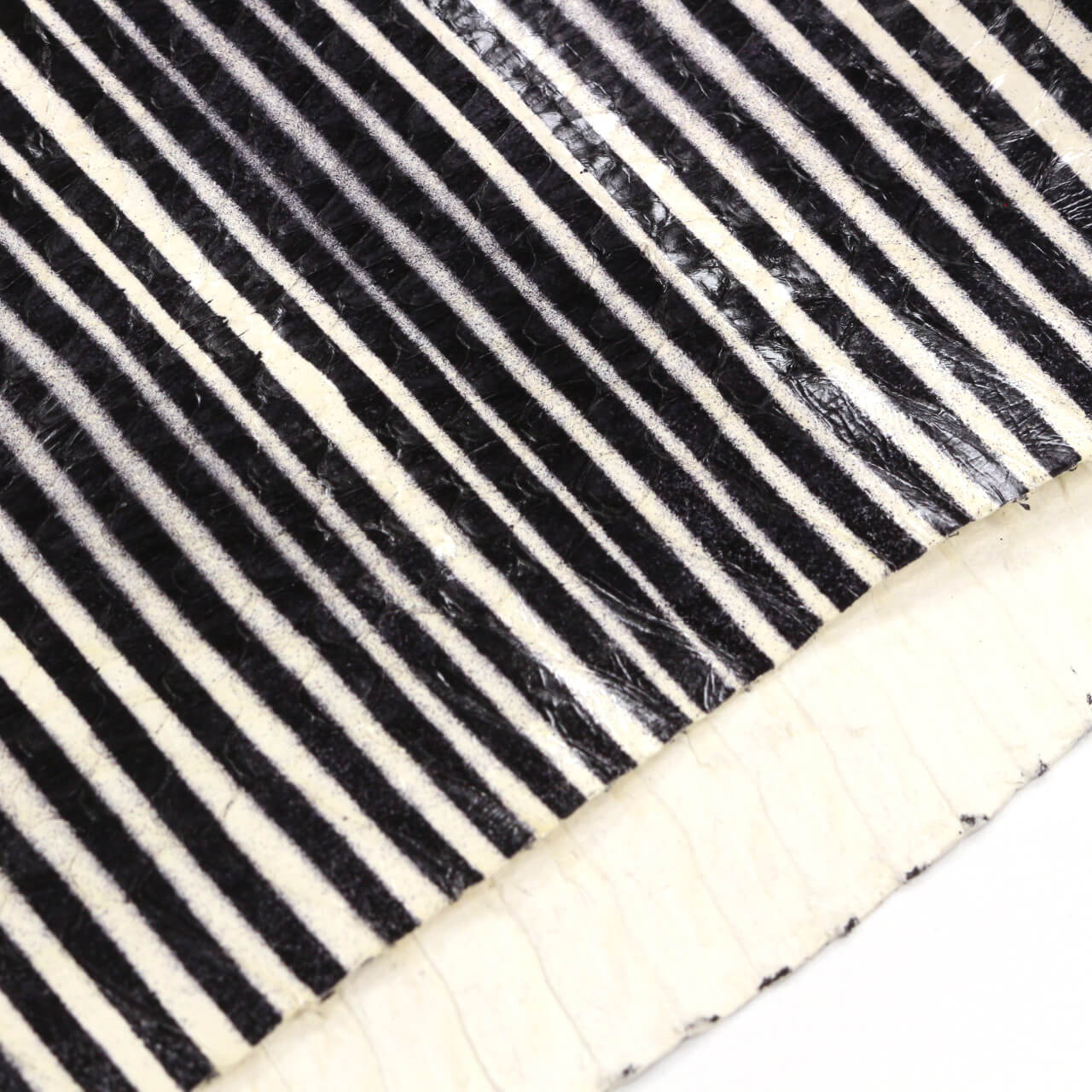 Кожа питона  Emilio Pucci 160х14 см, цвет Черно-белый, фото 1
