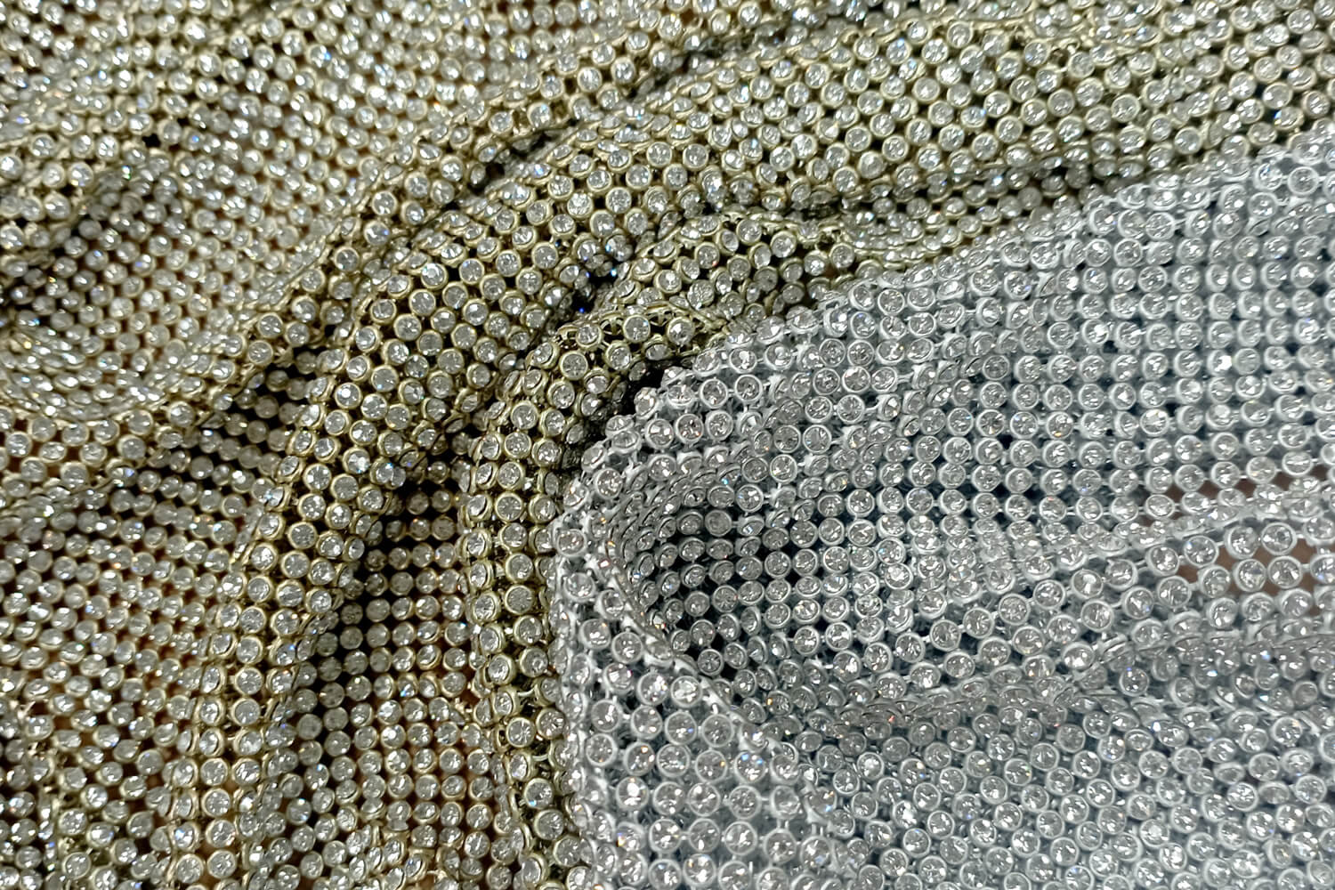 Металлическая сетка со стразами Julien Macdonald 58х50 см, цвет Золото, фото 2