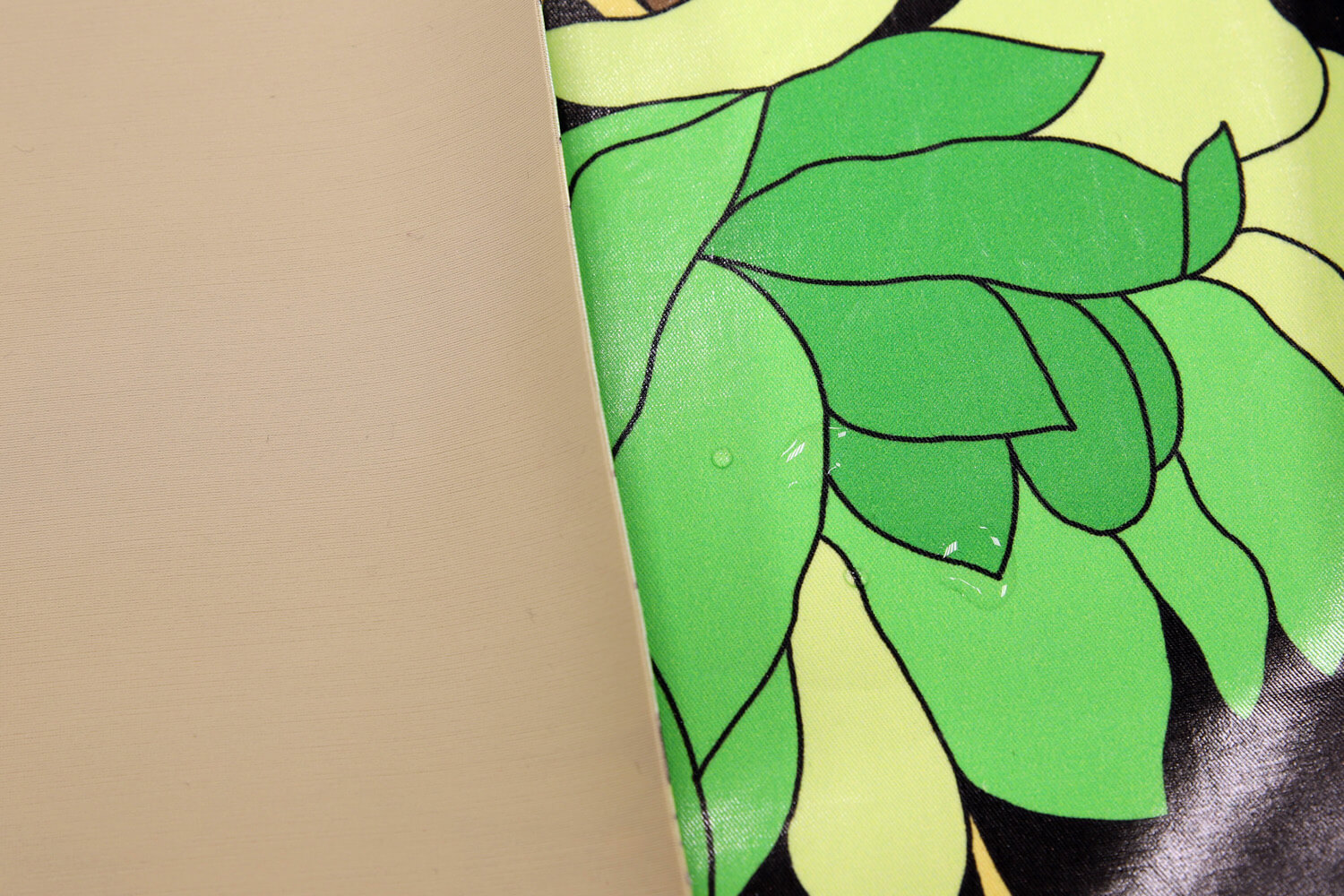 Плащевая ткань на неопрене Fendi, цвет Зеленый, фото 2