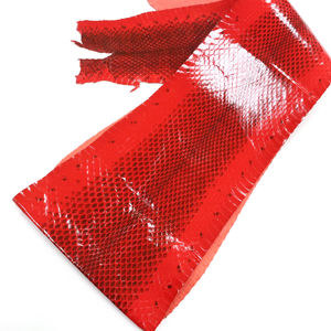 Кожа питона лаковая Emilio Pucci 90х14 см, цвет Красный