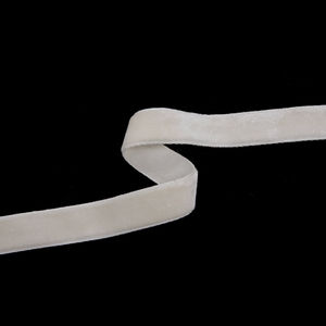 Шелковая бархатная лента 1,5 см, цвет Слоновая кость